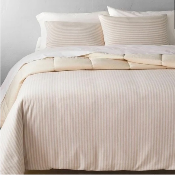 Casaluna Bedding Casaluna Heavyweight Linen Blend Stripe Comforter